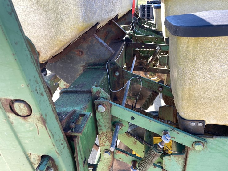 john-deere-7000-image-37