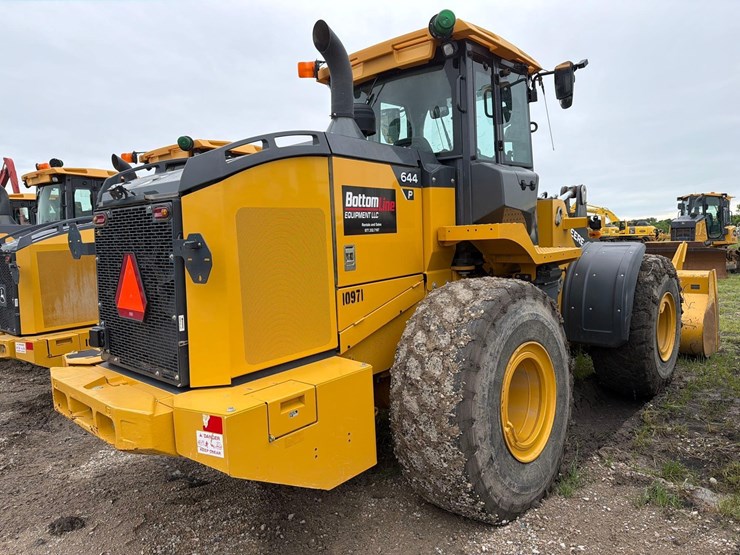 2023-deere-644p-image-3