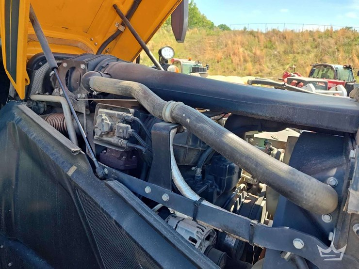 2022-jcb-fastrac-4220-image-34