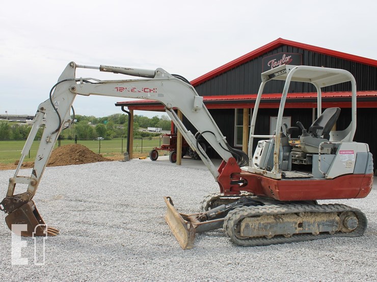 takeuchi-tb235-image-1