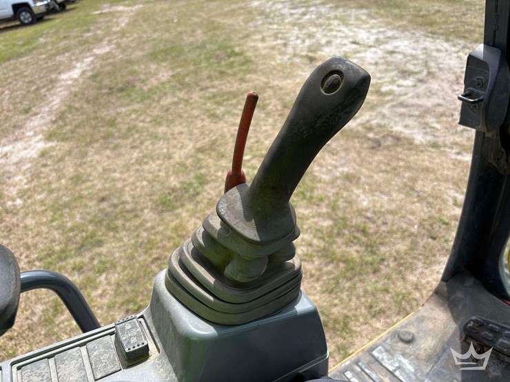 2017-deere-210g-image-31