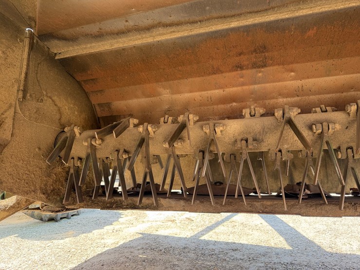 2016-john-deere-630-image-9