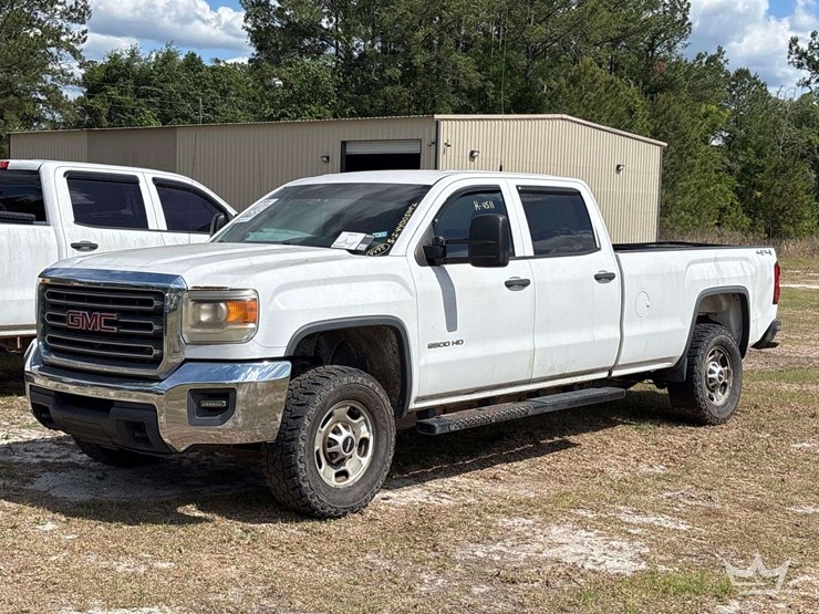 2015-gmc-sierra-2500hd-image-1