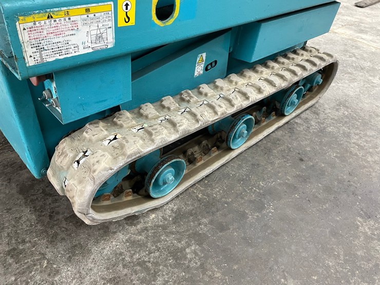 #304-•-2012-airman-encl040-track-drive-scissor-lift-image-7