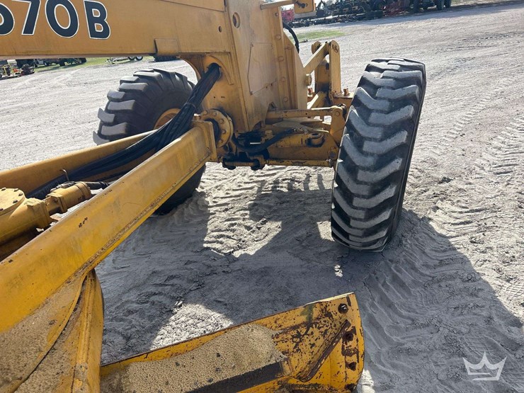 1992-deere-670b-image-32