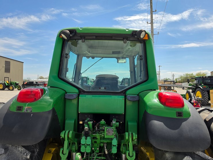 2006-john-deere-7520-image-12