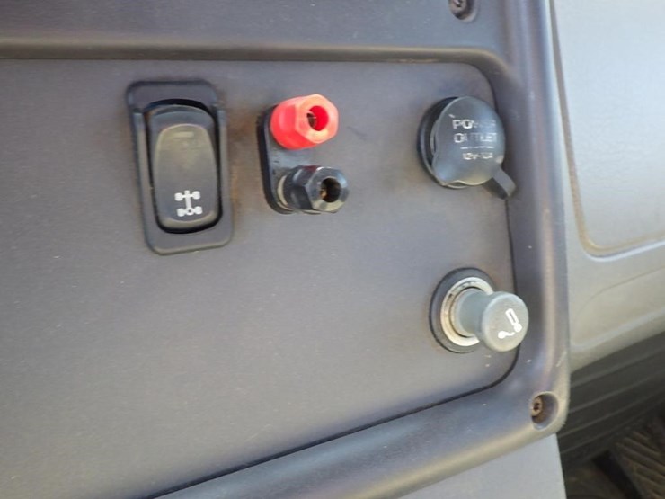 2005-utility-combo-image-55