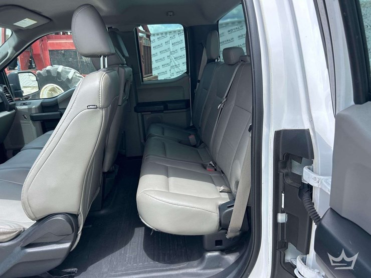 2017-ford-f150-image-17