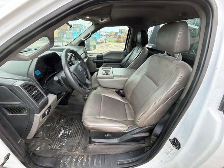2021-ford-f350-image-9