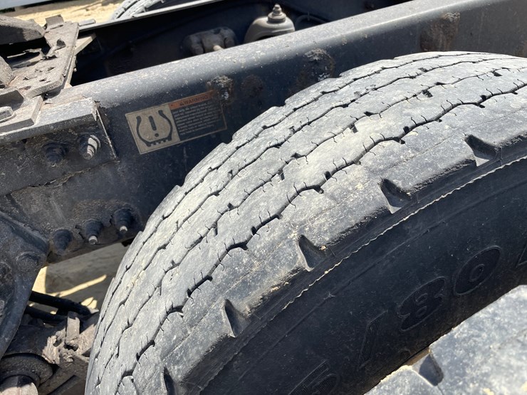 2013-kenworth-t660-image-150