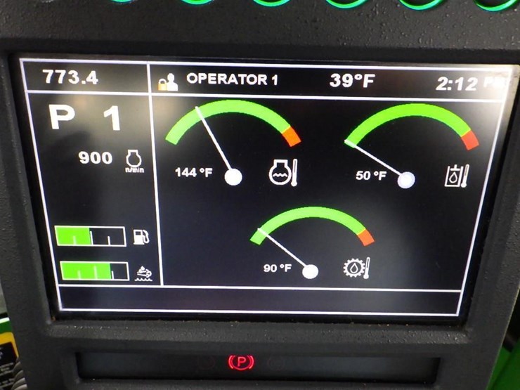 2022-deere-648l-image-34