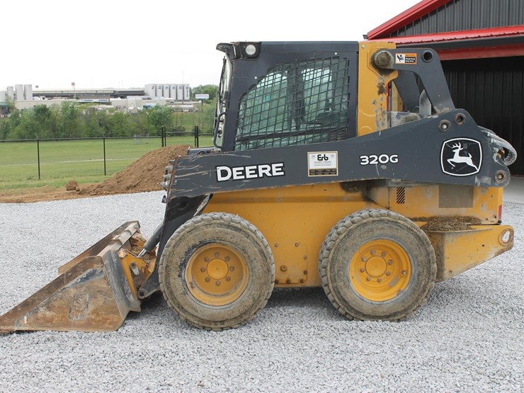 deere-320g-image-2