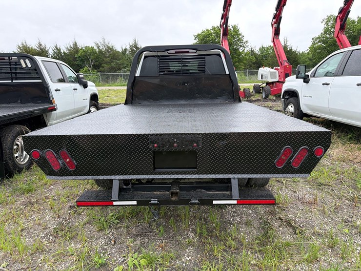 2022-chevrolet-3500-image-5