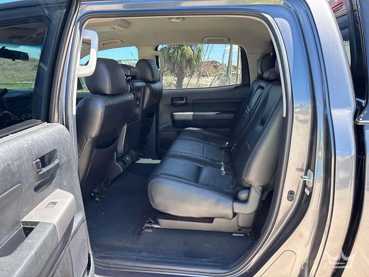 2013-toyota-tundra-image-18
