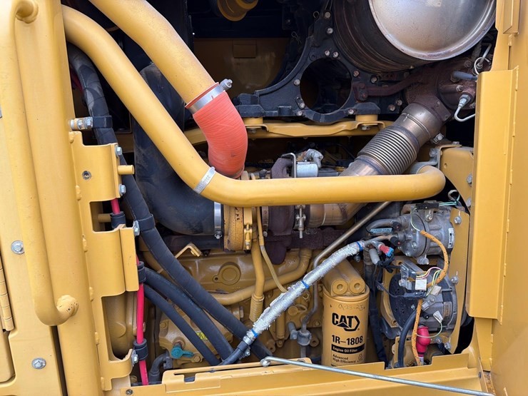 caterpillar-140m2-image-15