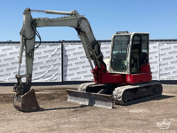 2016-takeuchi-tb280fr-image-1