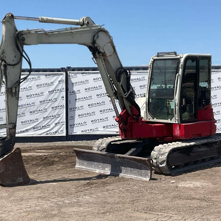 2016 TAKEUCHI TB280FR
