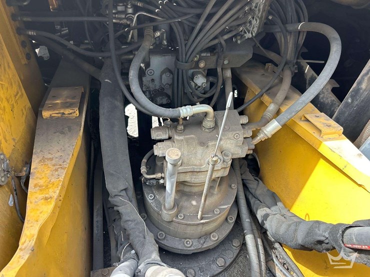 2016-deere-250g-lc-image-23