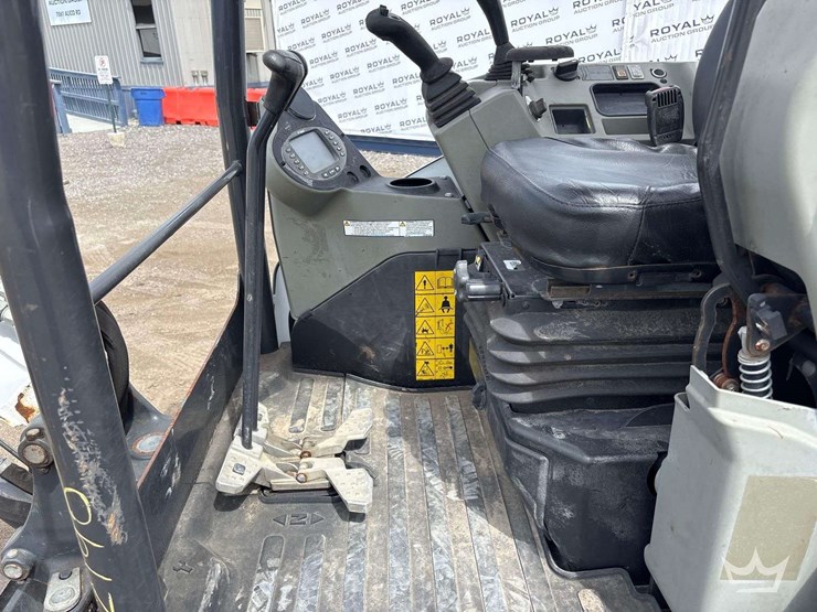 2020-bobcat-e26-image-10