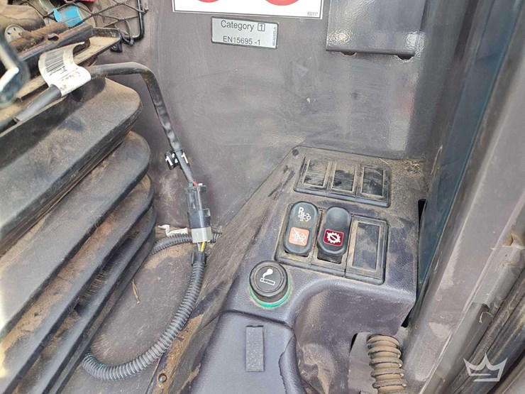2018-manitou-mlt960-image-13