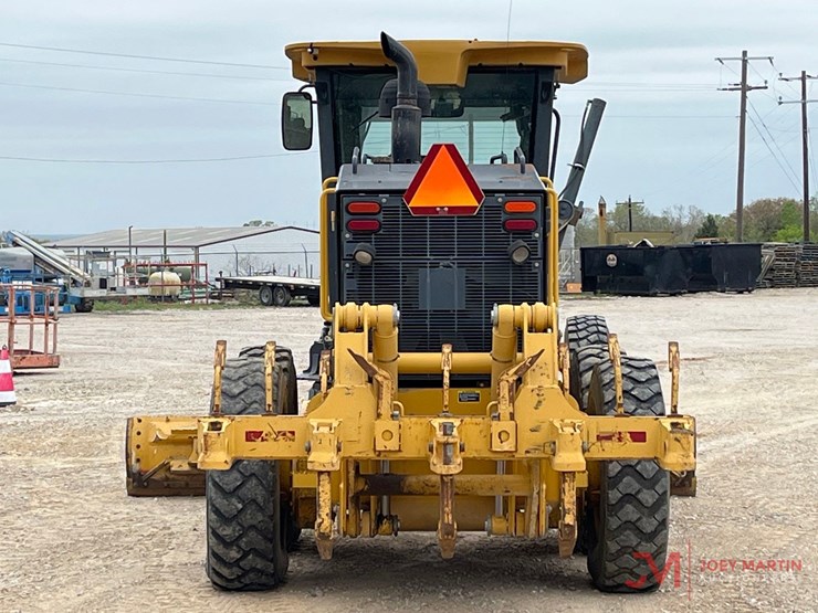 2010-deere-670g-image-4