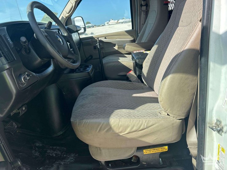 2011-chevrolet-express-2500-image-12