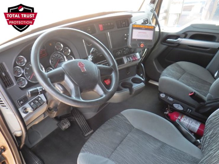 2022-kenworth-t680-image-18