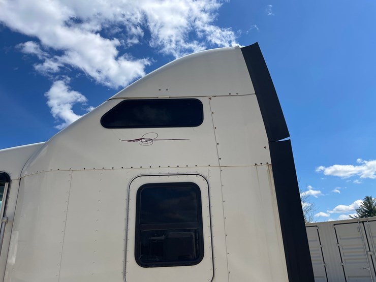 2013-kenworth-t660-image-34