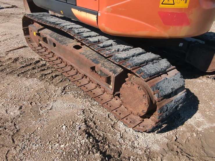 2019-hitachi-zx135us-6-image-14