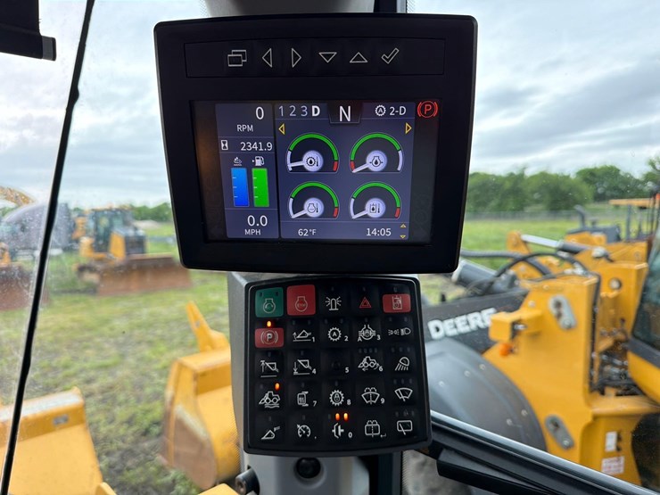 2023-deere-644p-image-19