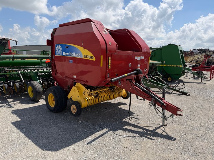 2014-new-holland-br7060-image-8