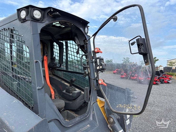 2022-deere-333g-image-18