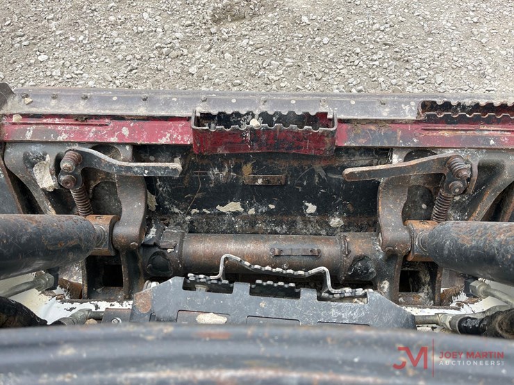 2022-bobcat-t76-image-10