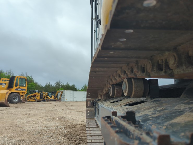 2023-kobelco-sk140sr-lc-7-image-11