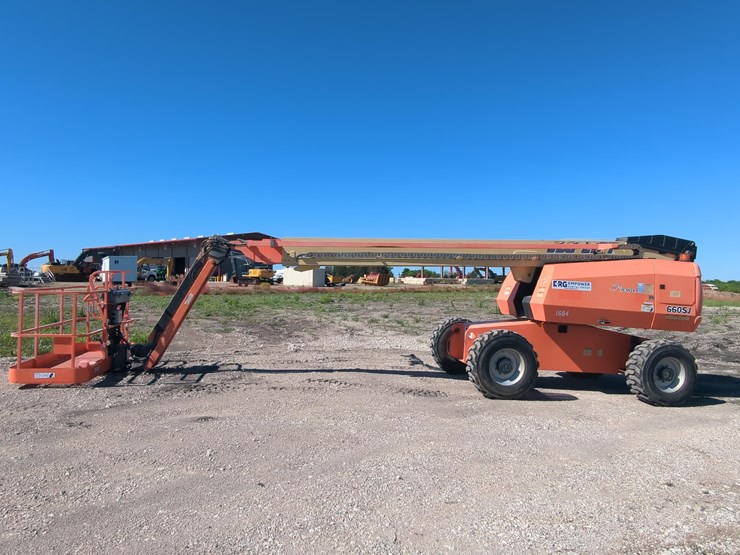 2017-jlg-660sj-image-1