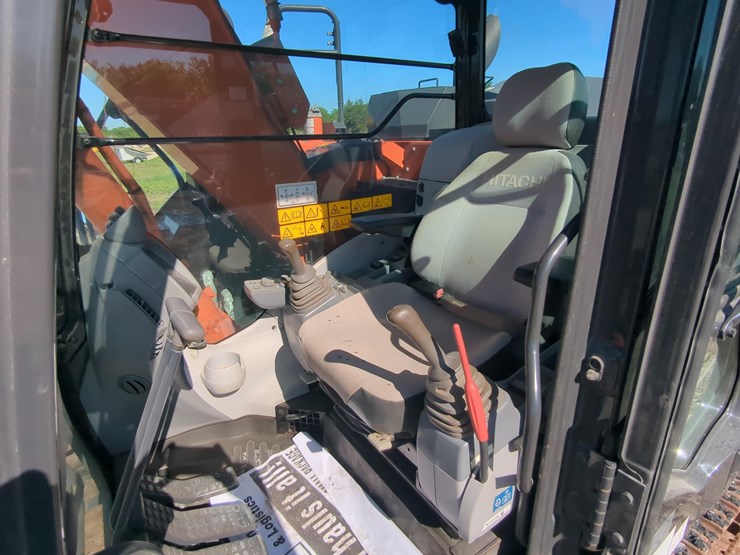 2019-hitachi-zx135us-6-image-18