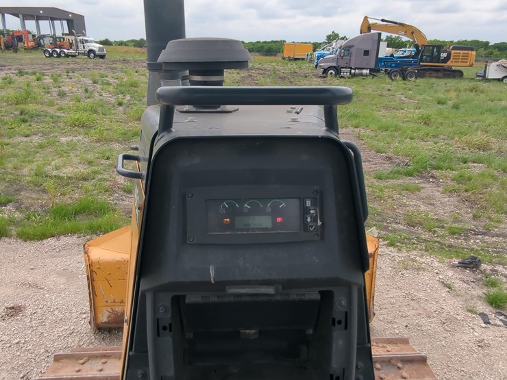 2022-deere-450-lt-image-20
