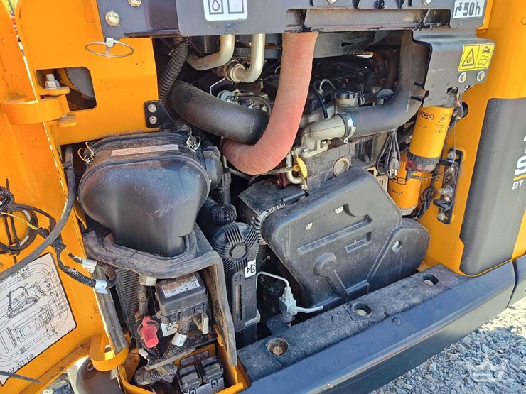 2024-jcb-3ts-8t-image-8