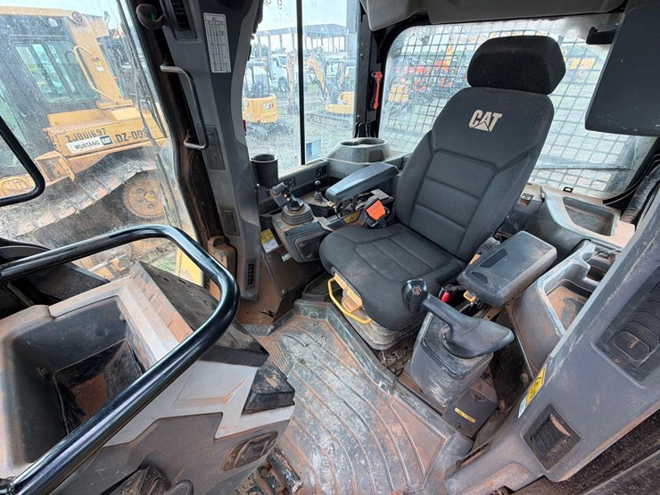 2021-caterpillar-d5-lgp-image-21