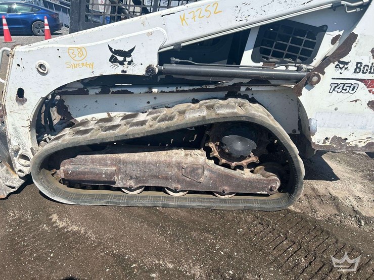 2020-bobcat-t450-image-23
