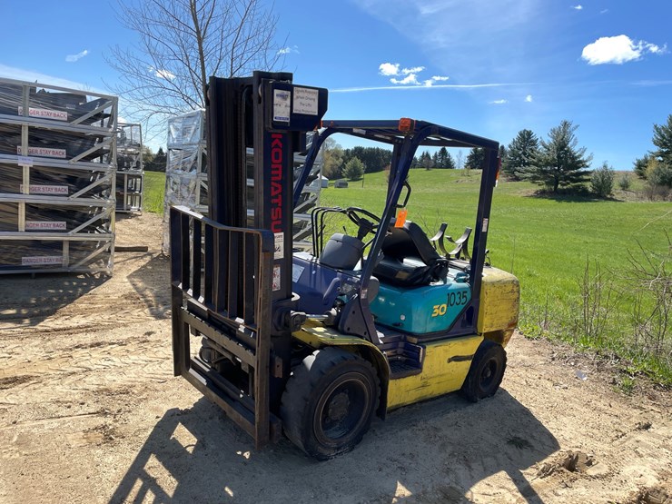 #308-•-komatsu-6,000-lbs,-propane-forklift-(non-moving)-image-1