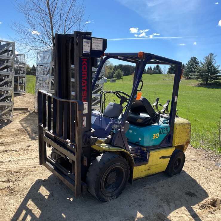 #308 • Komatsu 6,000 LBS, Propane Forklift (Non Moving)