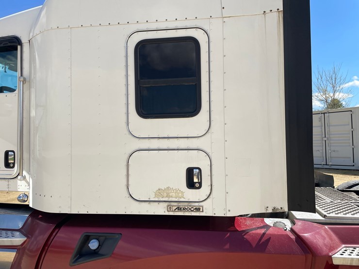 2013-kenworth-t660-image-33