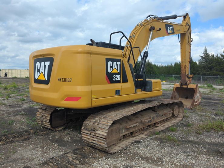 2019-caterpillar-320-image-4