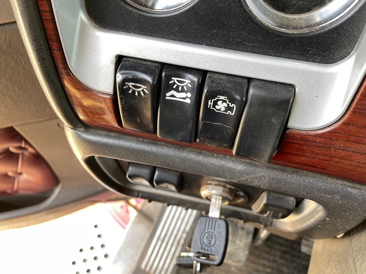 2008-kenworth-t660-image-69