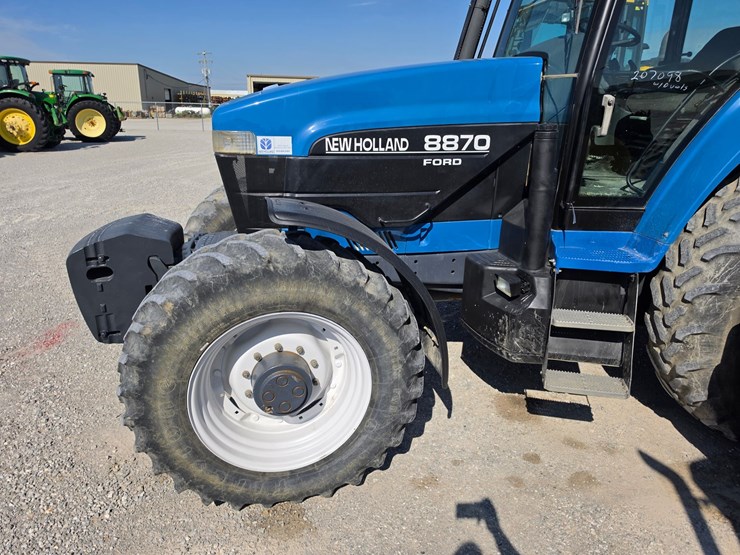 2001-new-holland-8870-image-4