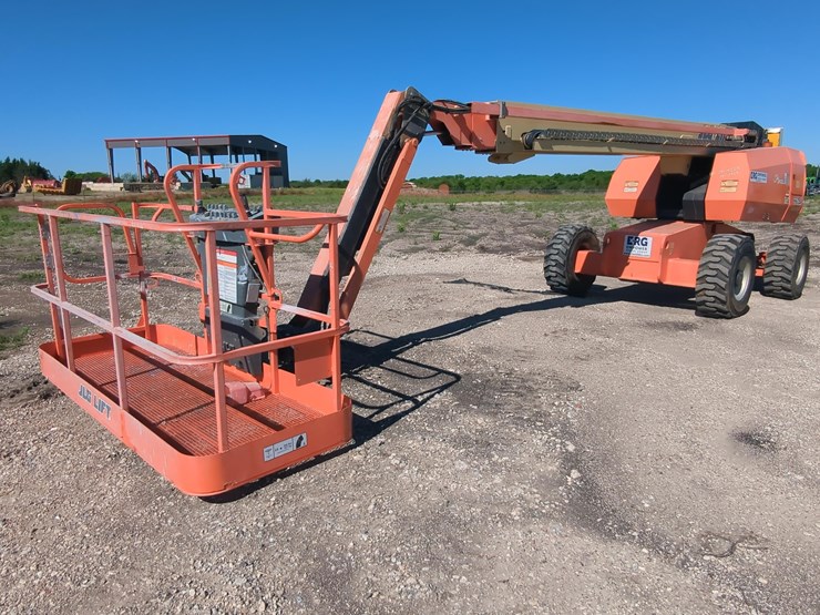 2017-jlg-660sj-image-2