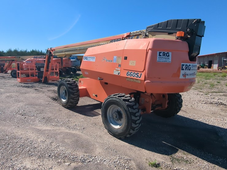 2017-jlg-660sj-image-5