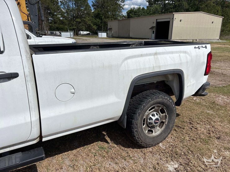 2015-gmc-sierra-2500hd-image-7