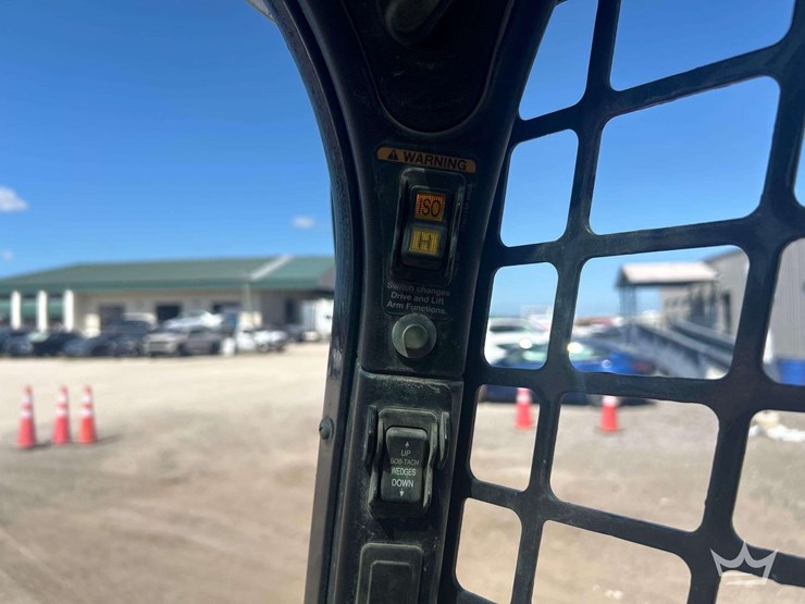 2020-bobcat-t450-image-17